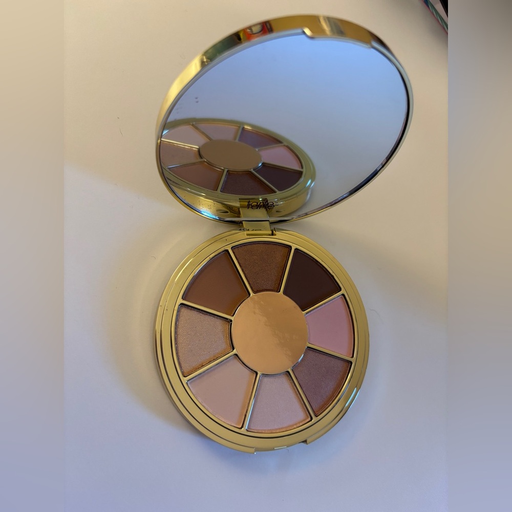 Tarte 8-pot shadow palette